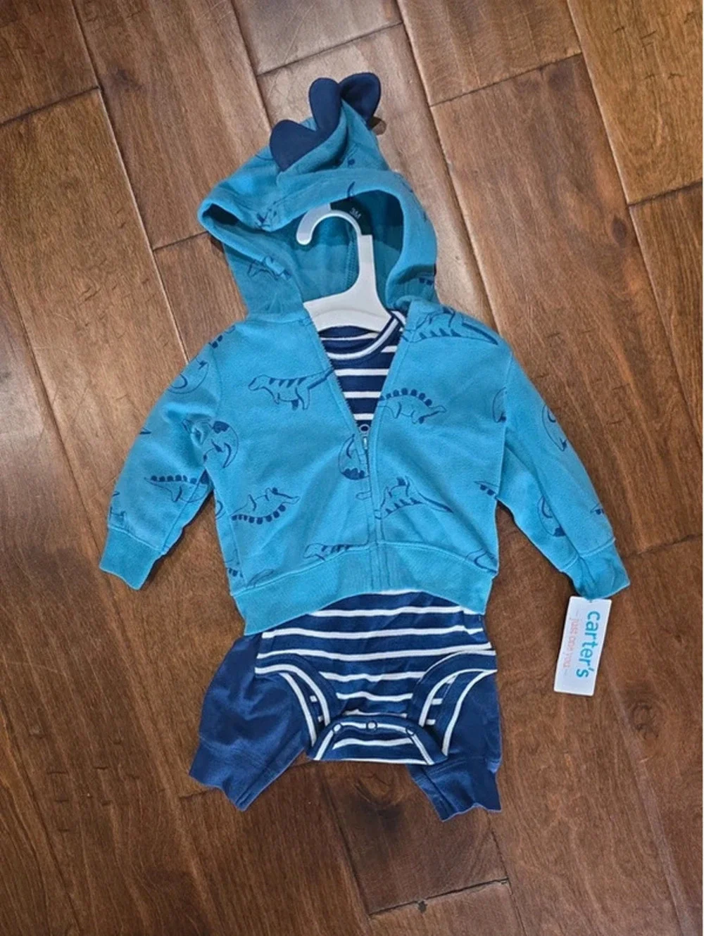 3m brand new three piece outfit set from carter's item 265G4